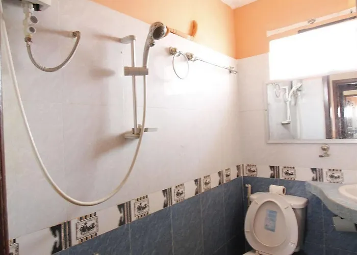 Adan World Hostel *