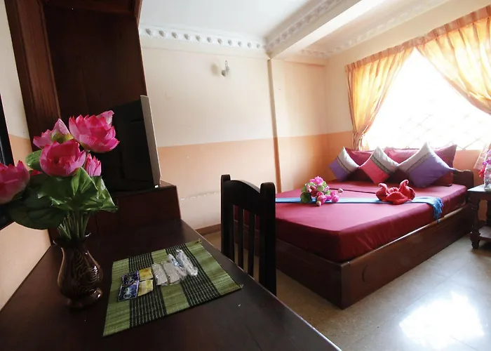 Adan World Hostel *